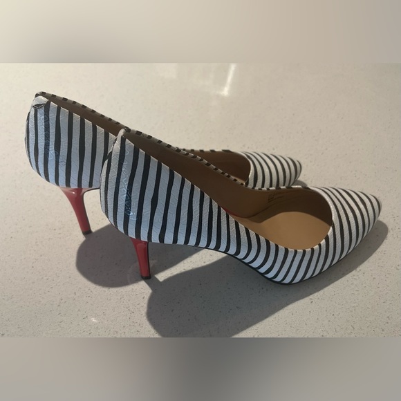 INC pumps from Macy’s size 9M - Picture 4 of 7